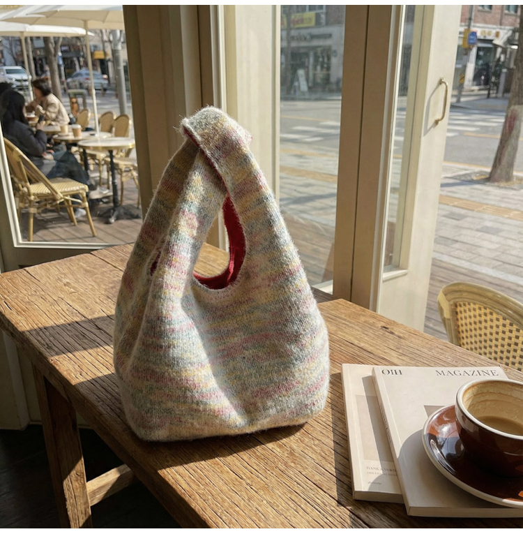 秋冬软乎乎加棉蝴蝶结刺绣手腕包便携通勤手提包可爱精致外出小包详情图17